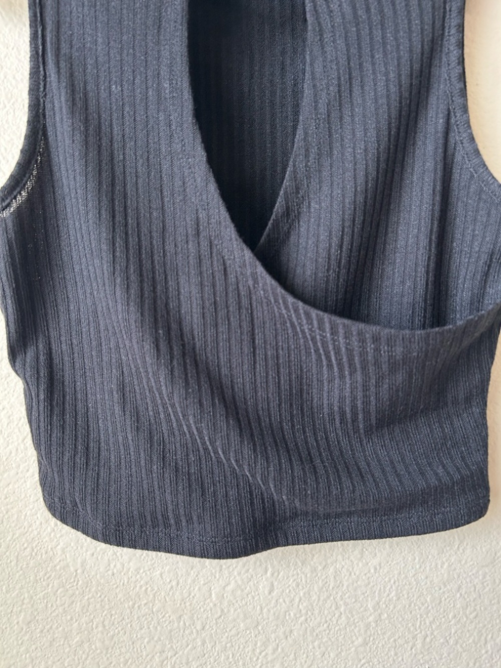 Black Ribbed Crop Tank Top Sweater Vneck Crossover Keyhole Front Shein XSmall - Picture 3 of 8